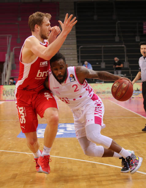 队稳住阵脚 队稳住阵脚