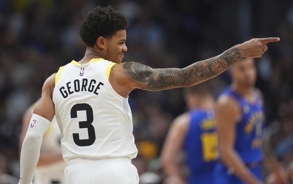 更是对他多 更是对他多